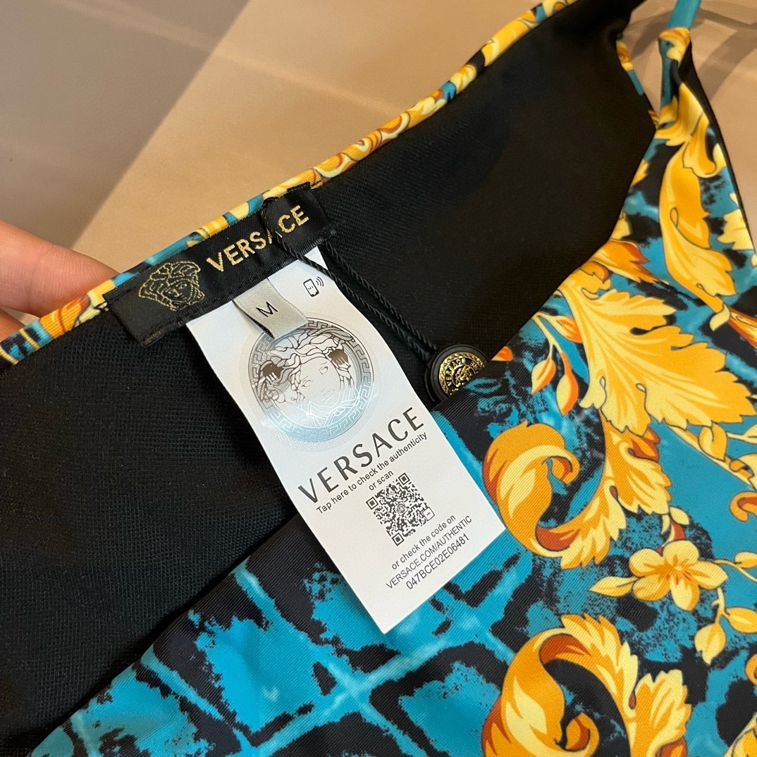 ヴェルサーチ「Versace」セパレート水着「2025夏季限定・人気プレミアムスイム登場！」