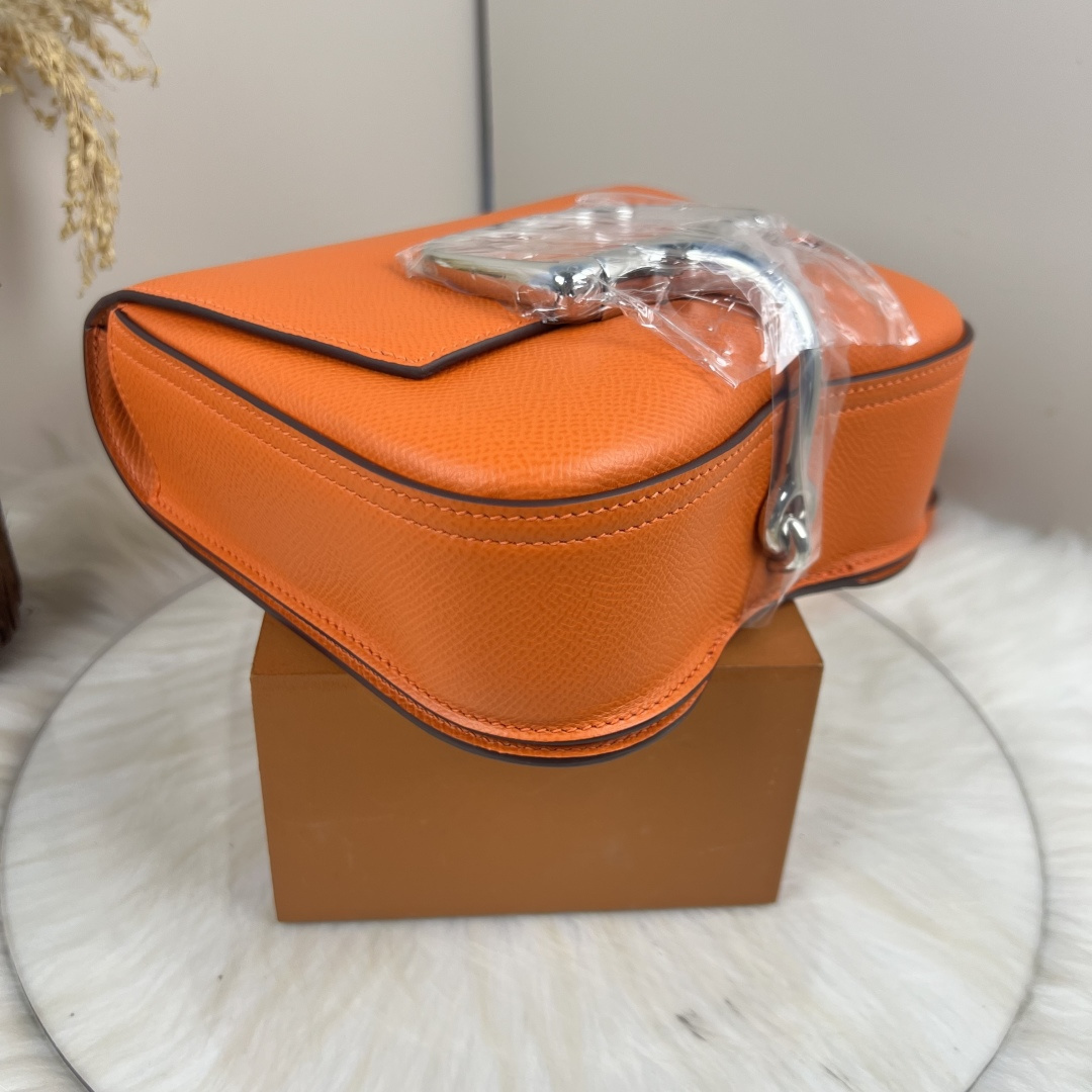 【厳選新入荷】エルメス Della Cavalleria Mini サドル金具クロスボディバッグ「乗馬モチーフ本革ショルダー」