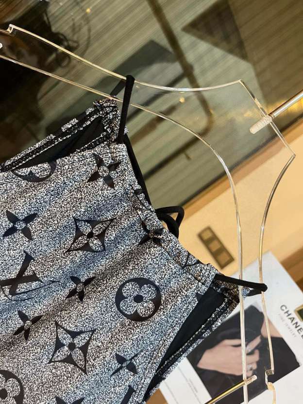 ルイ・ヴィトン「Louis Vuitton」ワンピース水着「2025夏季限定・人気プレミアムスイム登場！」