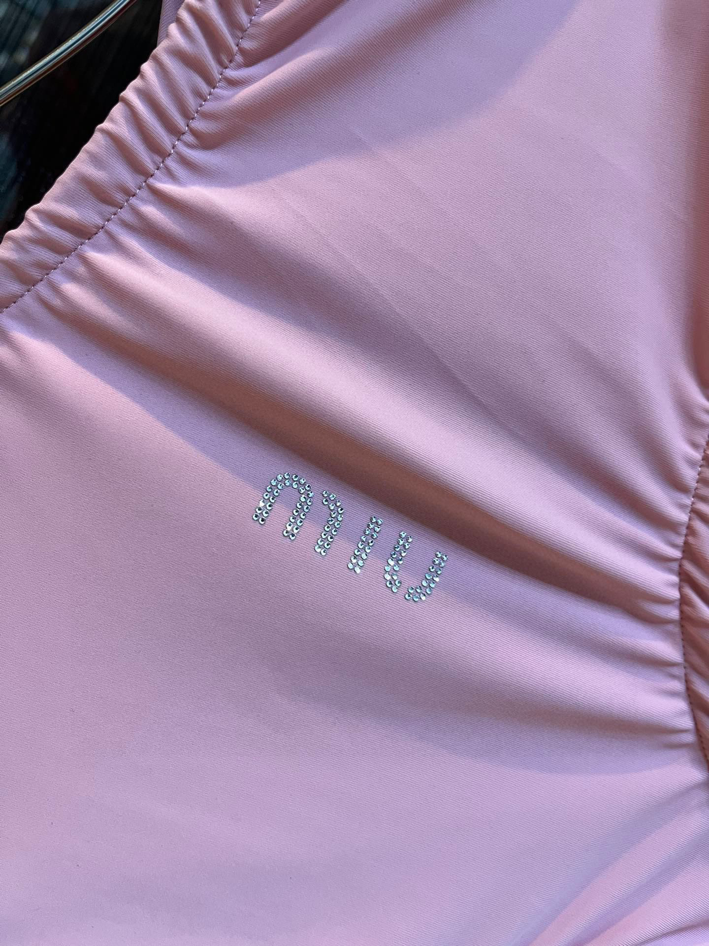 ミュウミュウ「Miu Miu」ワンピース水着「2025夏季限定・人気プレミアムスイム登場！」