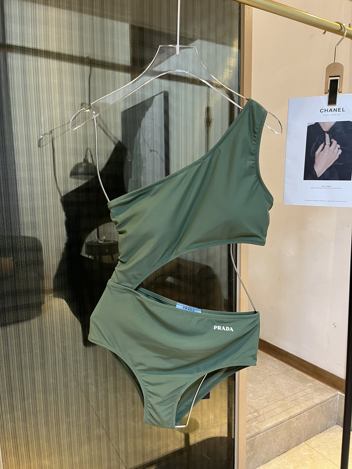 プラダ「PRADA」ワンピース水着「2025夏季限定・人気プレミアムスイム登場！」