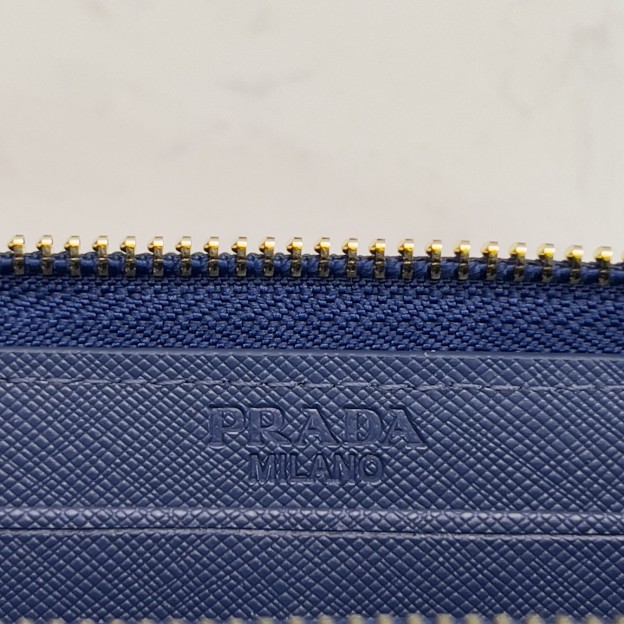プラダ「PRADA」サフィアーノレザー 財布