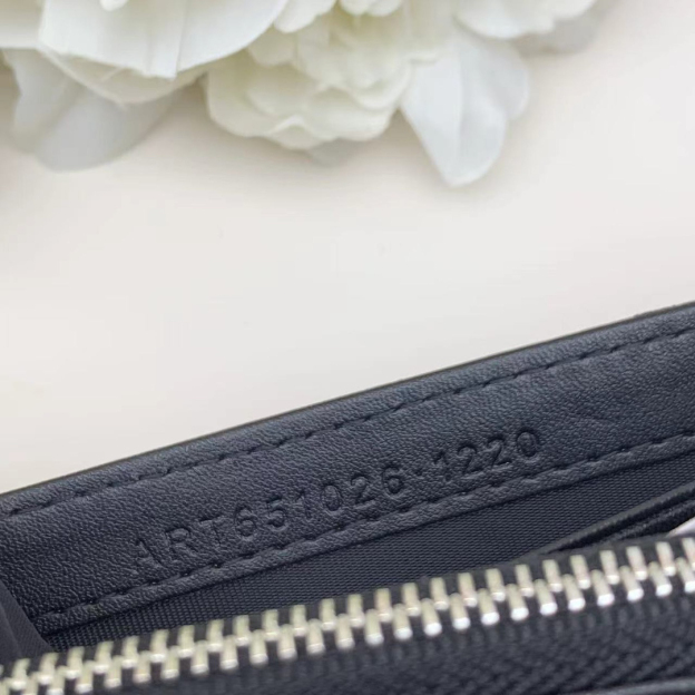 シャネル「Chanel」二つ折りレザーウォレット