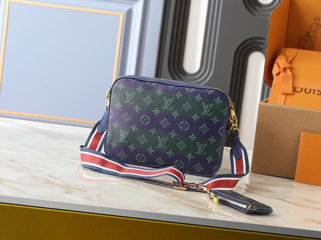 ルイ・ヴィトン「Louis Vuitton」新作 Trio メッセンジャーバッグ