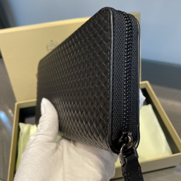 バーバリー「Burberry」メンズ シングルジップ スモール ウォレット