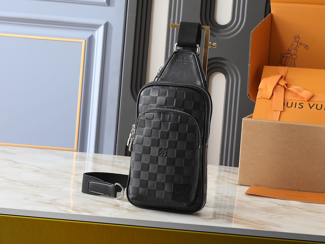 ルイ・ヴィトン「Louis Vuitton」Avenue スモールクラッチバッグ