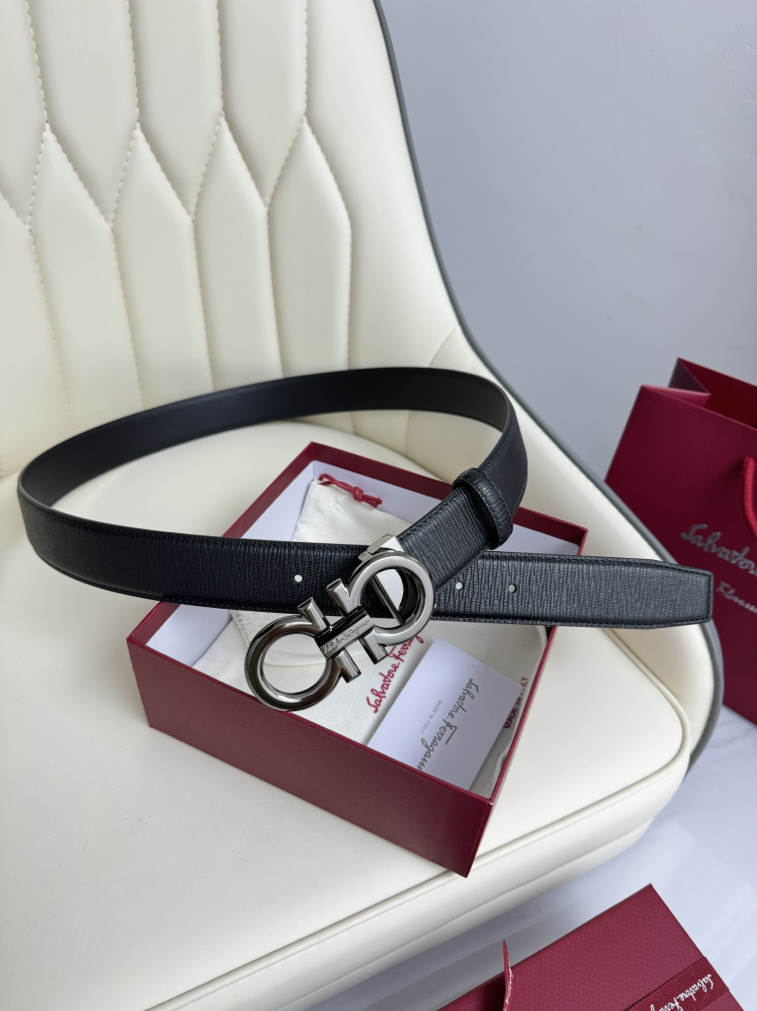 【新規倉庫入り】Salvatore Ferragamo 職人仕上げ高級ベルト「全長約 100cm」