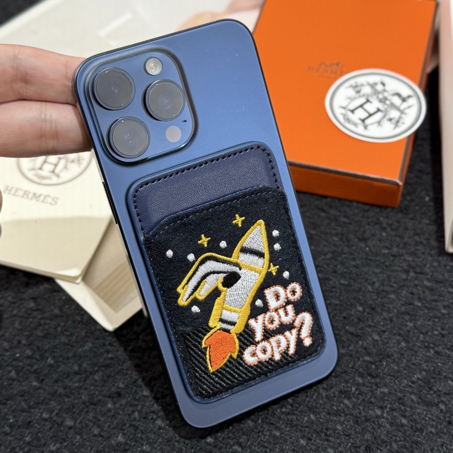【限定新入荷】エルメス Cheval MagSafe 本革カードケース「12 シリーズ以降全 iPhone 対応」