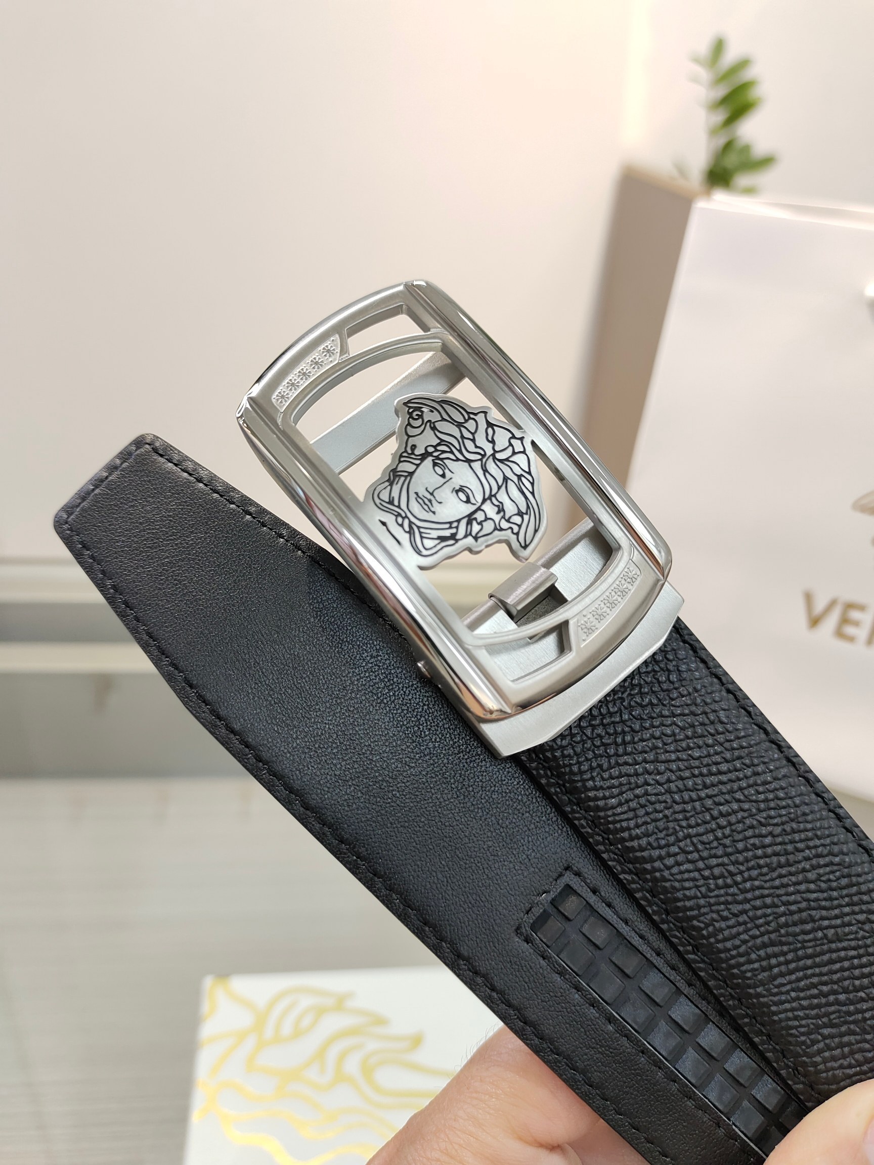 【先行新作】Versace トレンドラグジュアリーベルト「全長約 100cm」