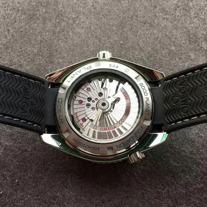 オメガ「Omega」シーマスター プラネットオーシャン 44mm メンズウォッチ