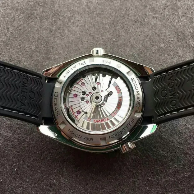 オメガ「Omega」シーマスター プラネットオーシャン 44mm メンズウォッチ