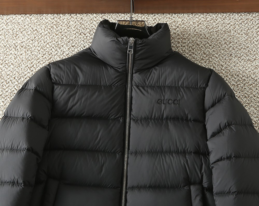 グッチ「Gucci」秋冬ダウンジャケット スタンドカラー