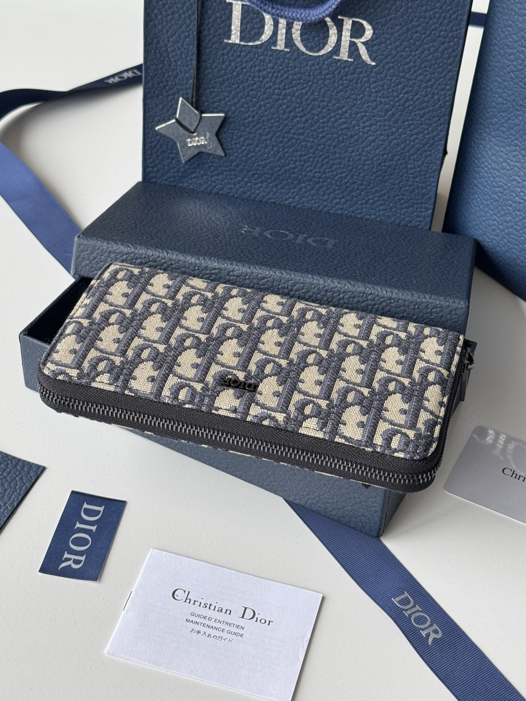 ディオール「Dior」ジップアラウンド ロングウォレット