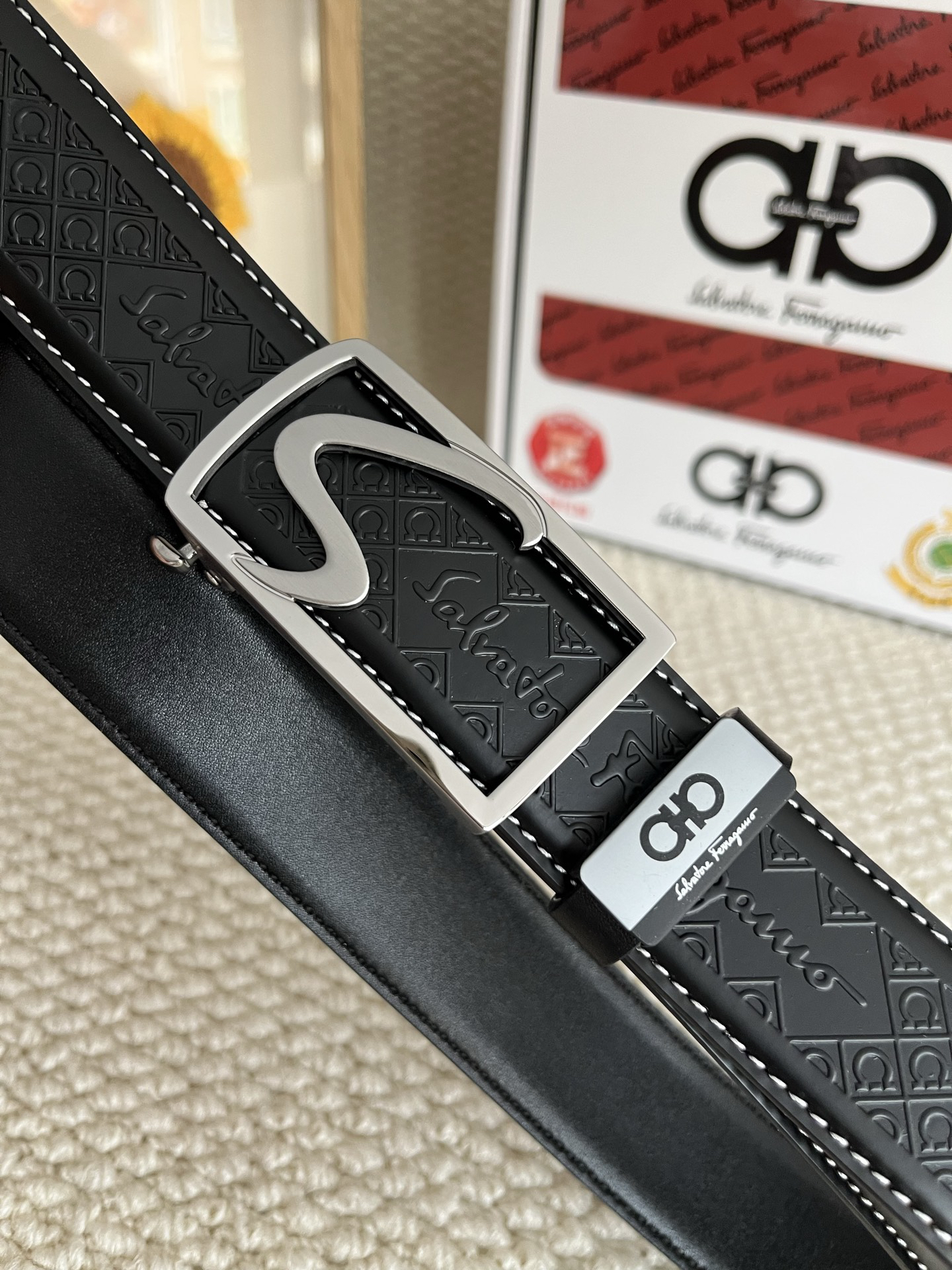 【新規倉庫入り】Salvatore Ferragamo 職人仕上げ高級ベルト「全長約 100cm」
