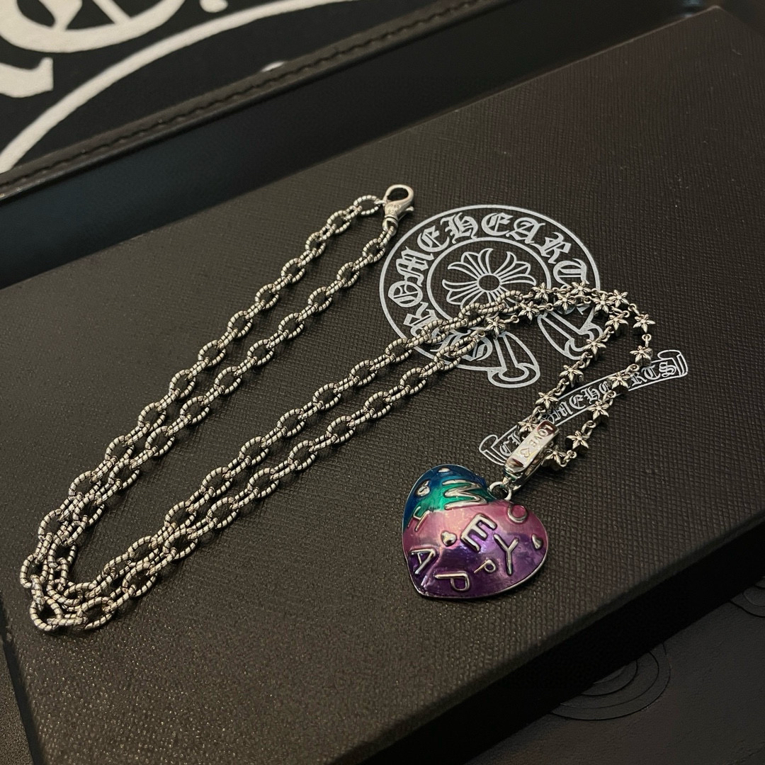 クロムハーツ「Chrome Hearts」のクラシックネックレス - 日常に上品なアクセントを添えるユニセックスモデル