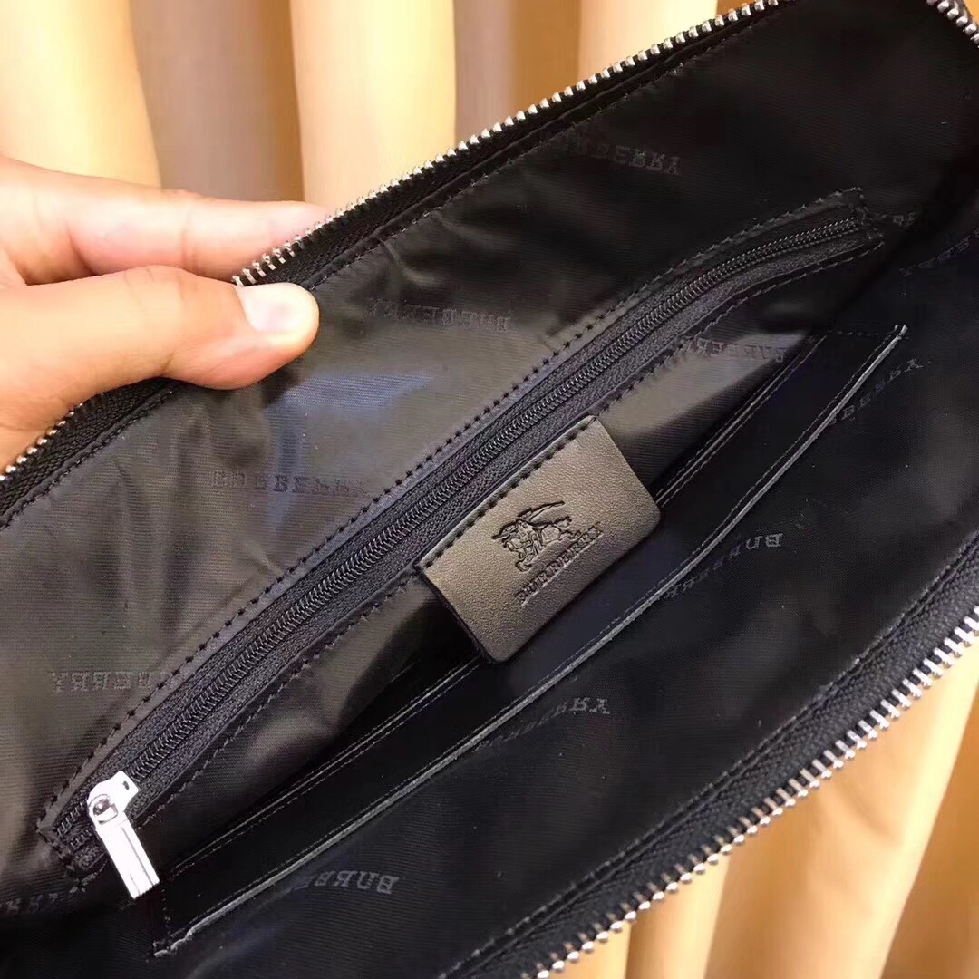 バーバリー「Burberry」メンズ ソフトレザー ポシェット