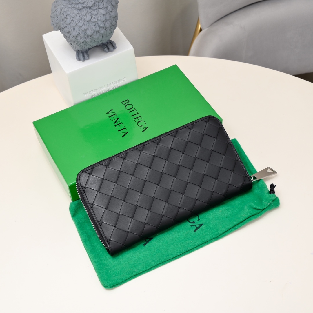 ボッテガ?ヴェネタ「Bottega Veneta」 カセット ロングウォレット