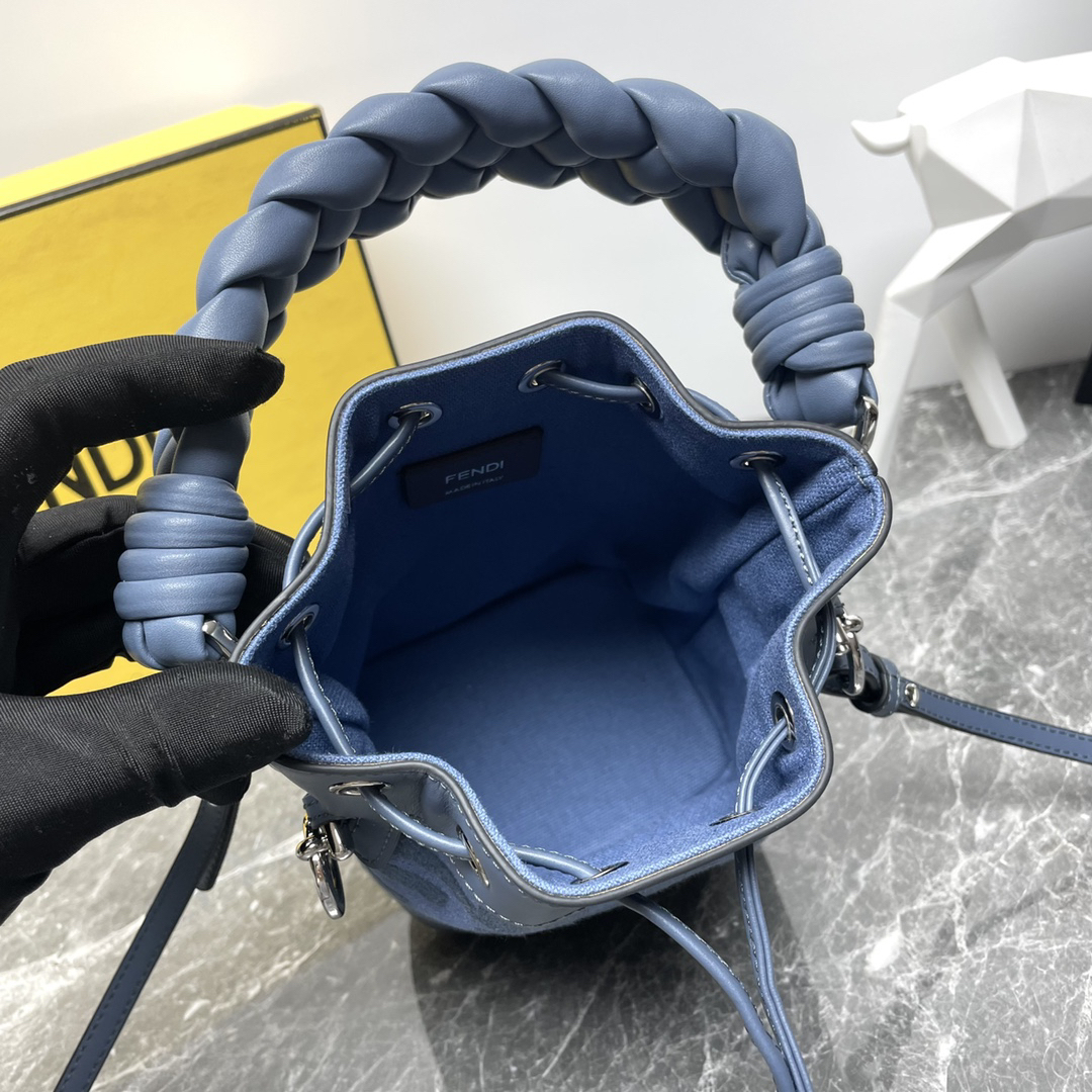 フェンディ「Fendi」 Mon Tresor mini FF刺繍布地バケットバッグ