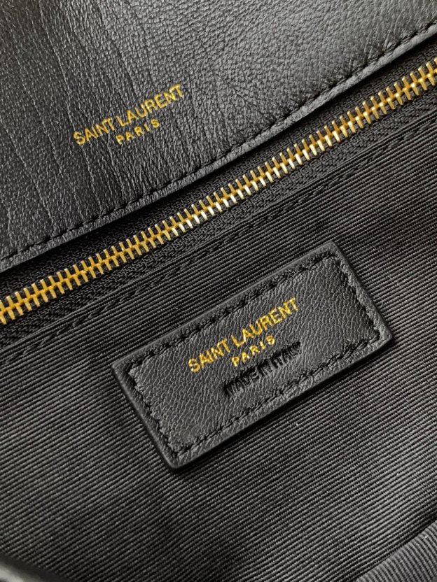 サンローラン「Saint Laurent」カリプソ ミディアム（グレインラムスキン）