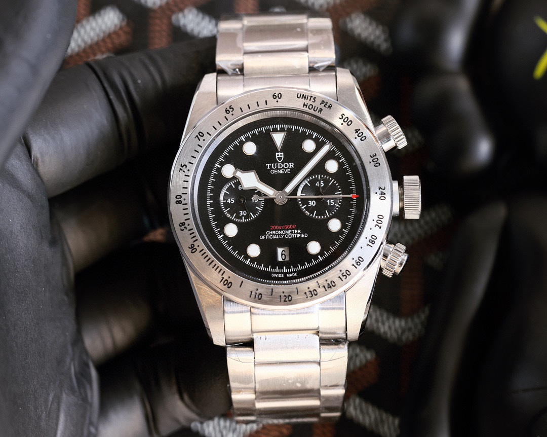 チューダー「Tudor」ブラックベイ 自動巻き腕時計42MM