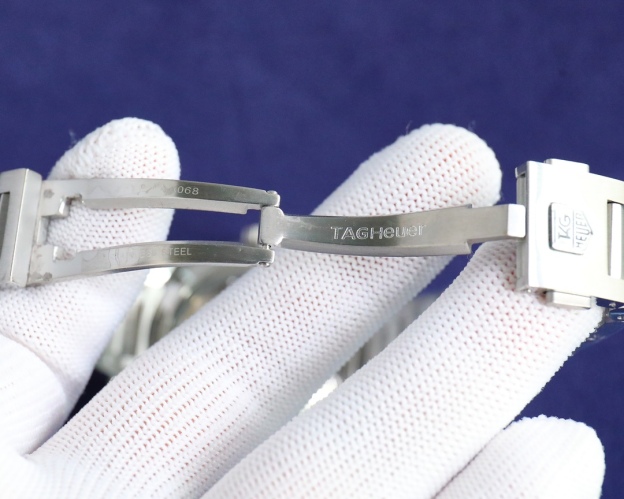 タグ・ホイヤー「TAG Heuer」 カレラ クロノグラフ カレンダー メンズウォッチ40MM