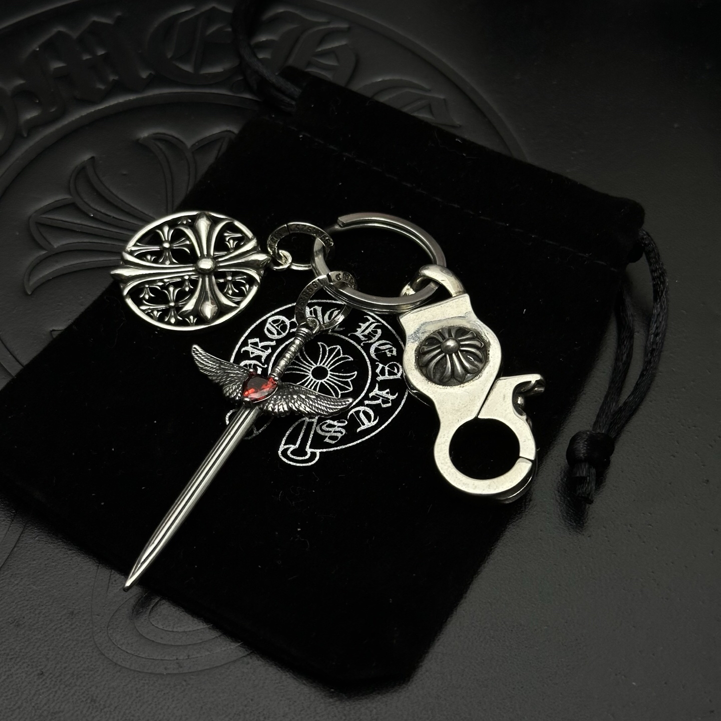 クロムハーツ「Chrome Hearts」キーホルダー＆バッグチャーム - トレンドシンボル
