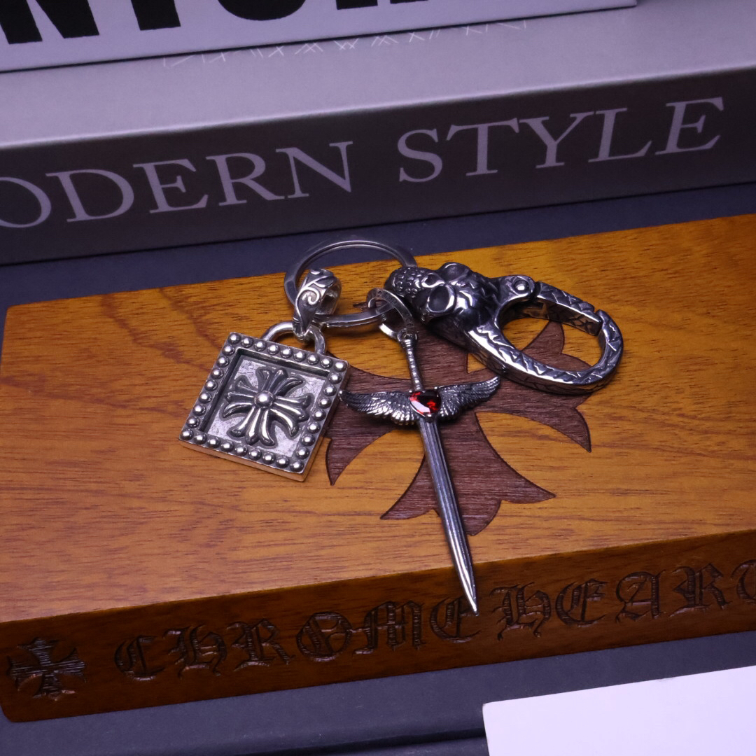 クロムハーツ「Chrome Hearts」キーホルダー＆バッグチャーム - トレンドシンボル