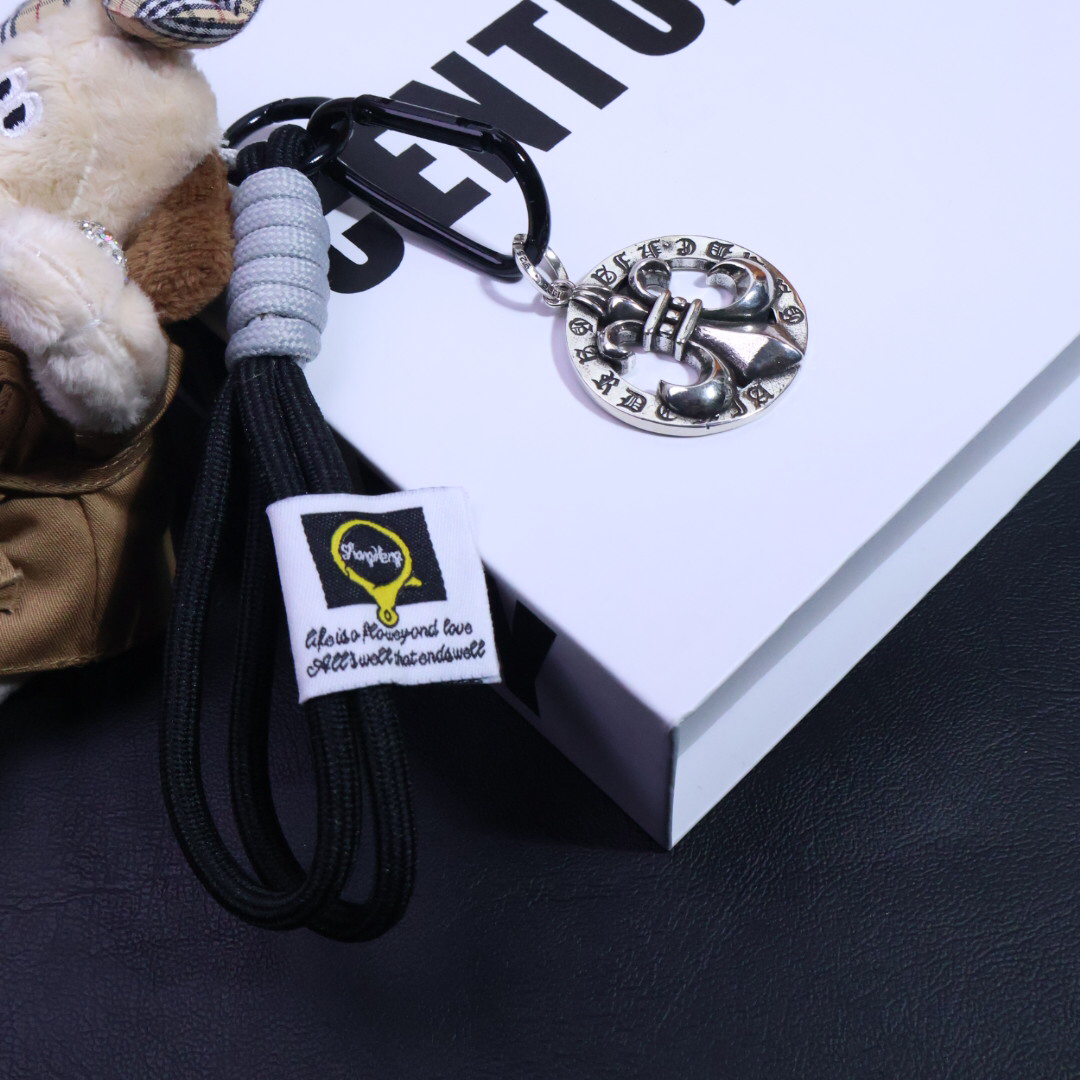 クロムハーツ「Chrome Hearts」バッグチャーム - すべてのトレンドバッグに合わせて、クールでキュートなスタイルを