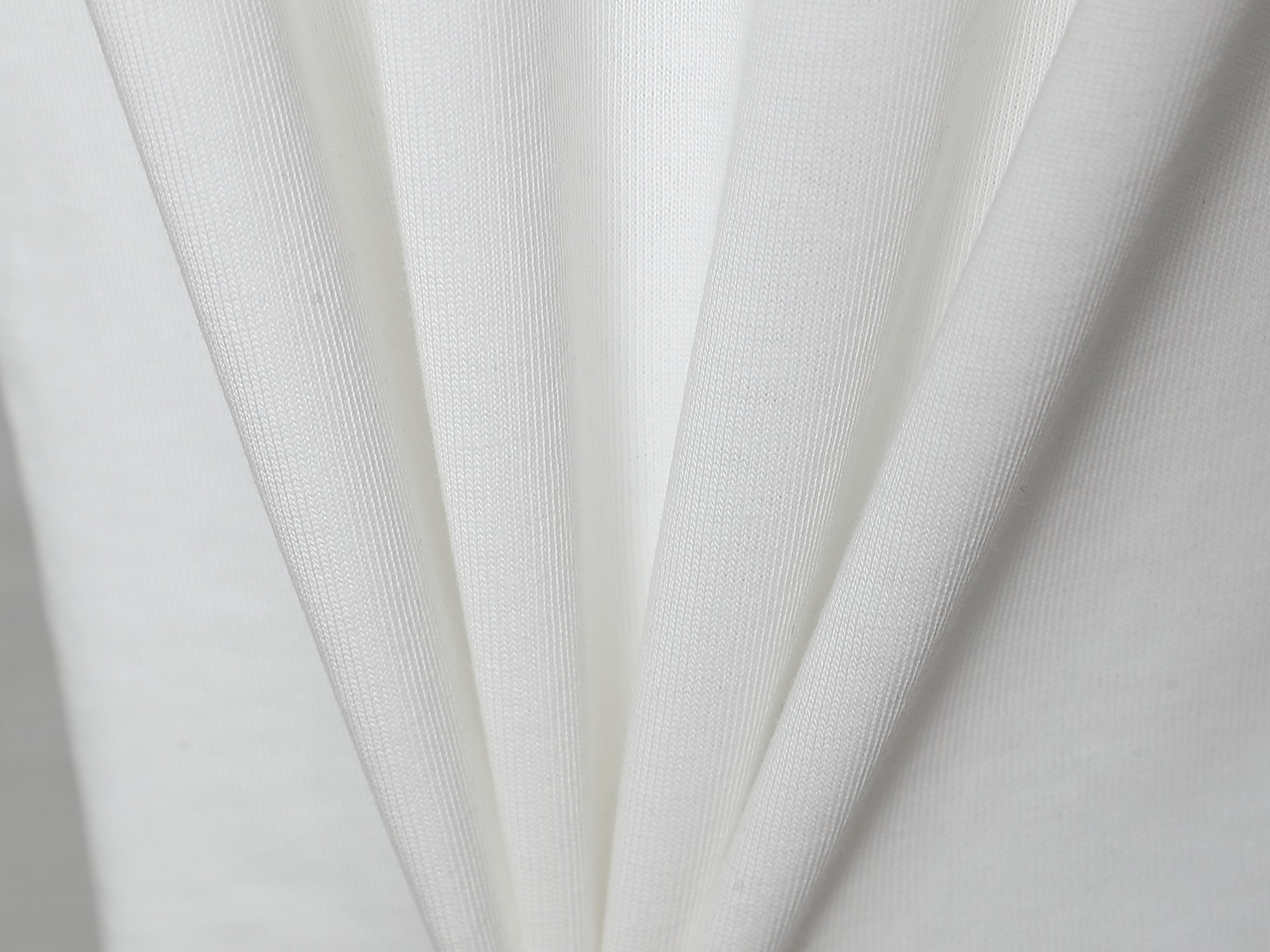 グッチ「Gucci」定番胸元刺繍半袖Tシャツ