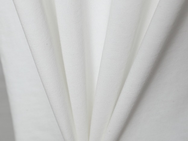 グッチ「Gucci」定番胸元刺繍半袖Tシャツ