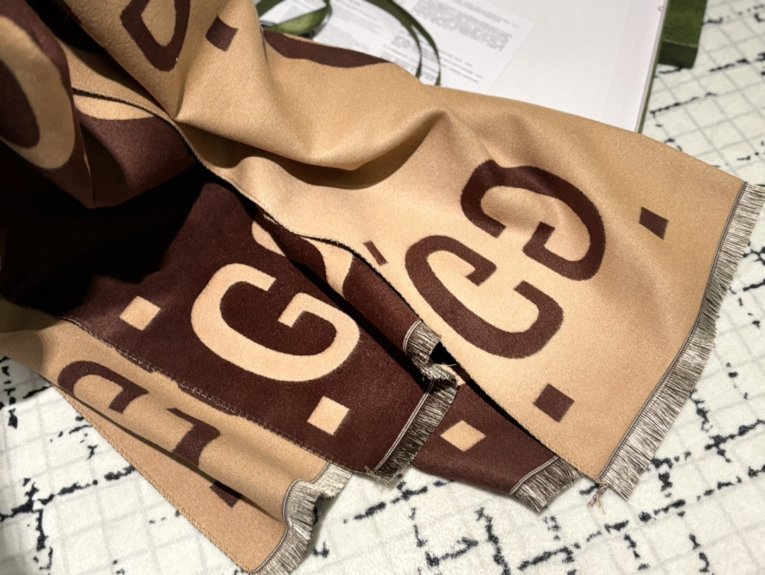 グッチ「Gucci」GG ダブルジャカード ウールマフラー
