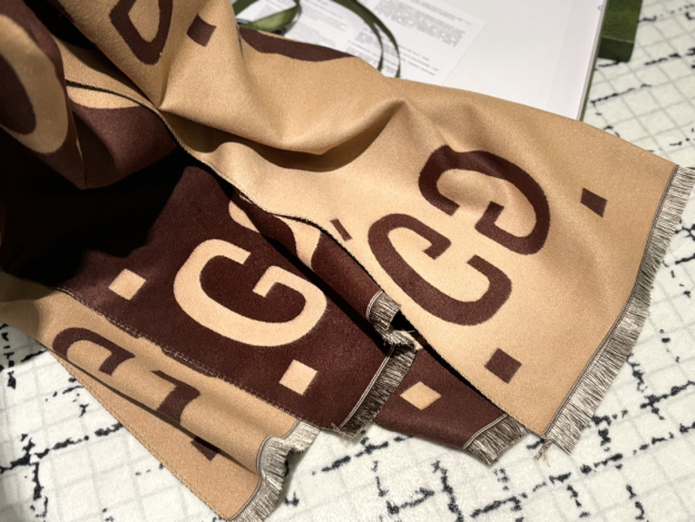 グッチ「Gucci」GG ダブルジャカード ウールマフラー