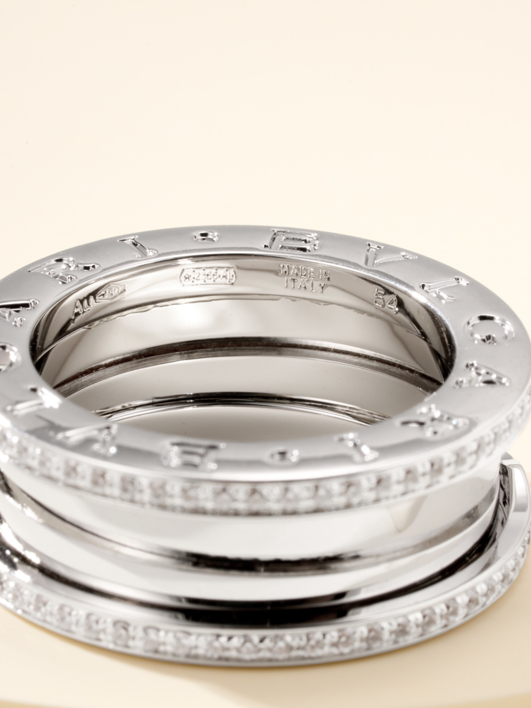 ブルガリ「Bvlgari」エレガントなリングコレクション