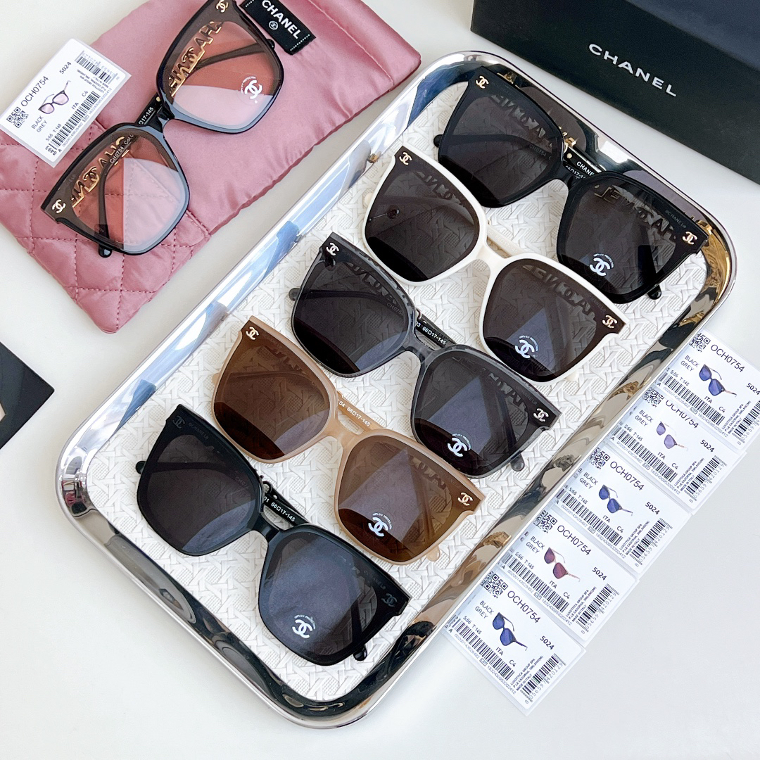 シャネル「Chanel」スクエア フレーム ダブルCC サングラス
