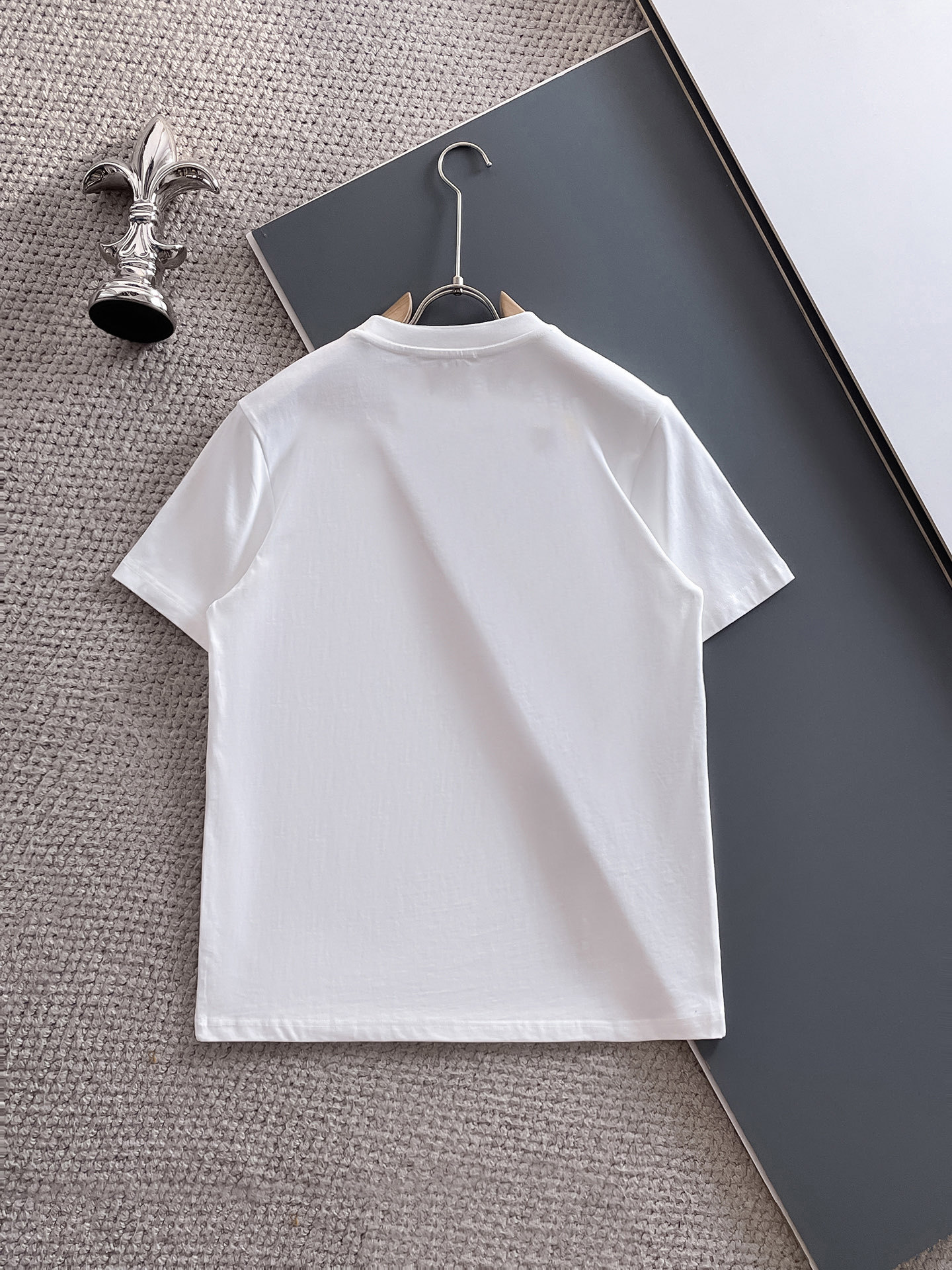 ヴァレンティノ「Valentino」25 ss春夏新作初の最新半袖クルーネックTシャツ