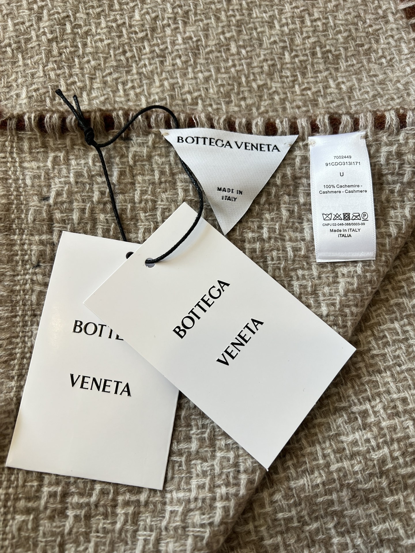 ボッテガ ヴェネタ「Bottega Veneta」イントレチャート キャシュミール マフラー30x180cm
