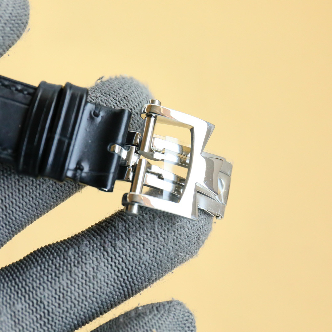 ヴァシュロン・コンスタンタン［Vacheron Constantin］江詩丹頓 伝襲シリーズ R46 アップグレード版 自動機械腕時計40MM