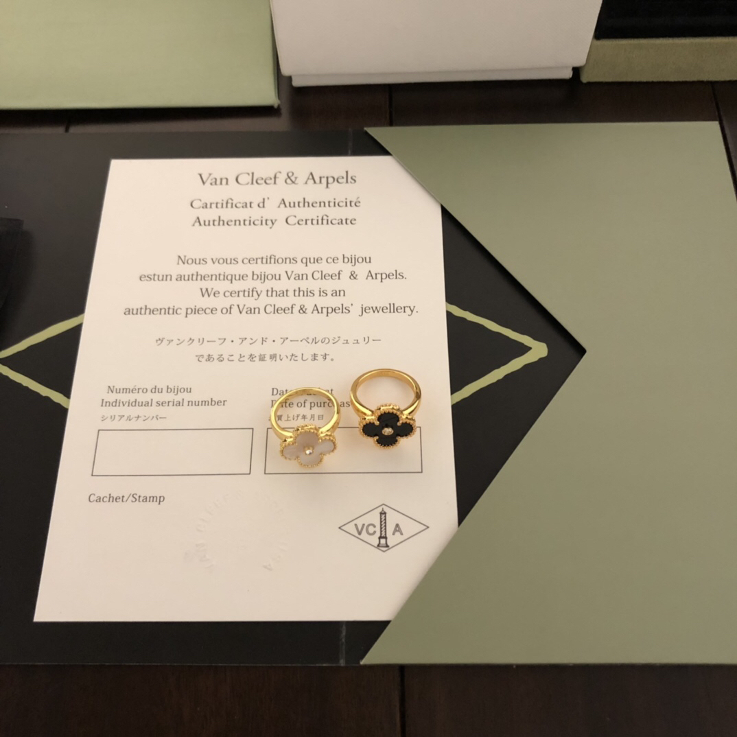 ヴァン クリーフ＆アーペル「Van Cleef & Arpels」 Vintage Alhambra クラシック 四つ葉 リング