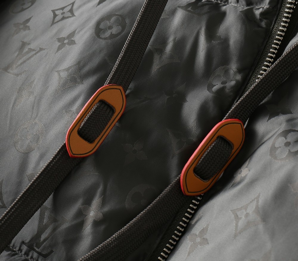 ルイ・ヴィトン「Louis Vuitton」秋冬コレクション ダウンジャケット