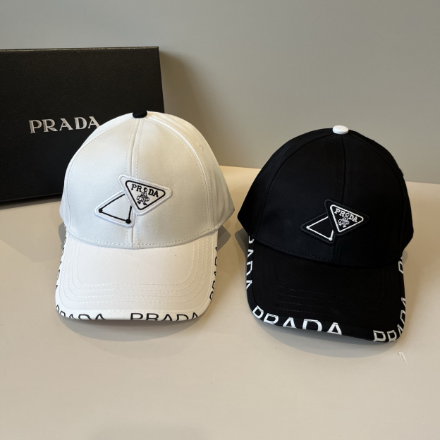 プラダ「Prada」 Re-Nylon Baseball Cap
