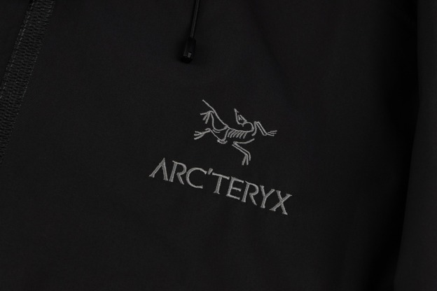 アークテリクス「ARC'TERYX」 ユニセックス フード付きスキーダウンパーカー