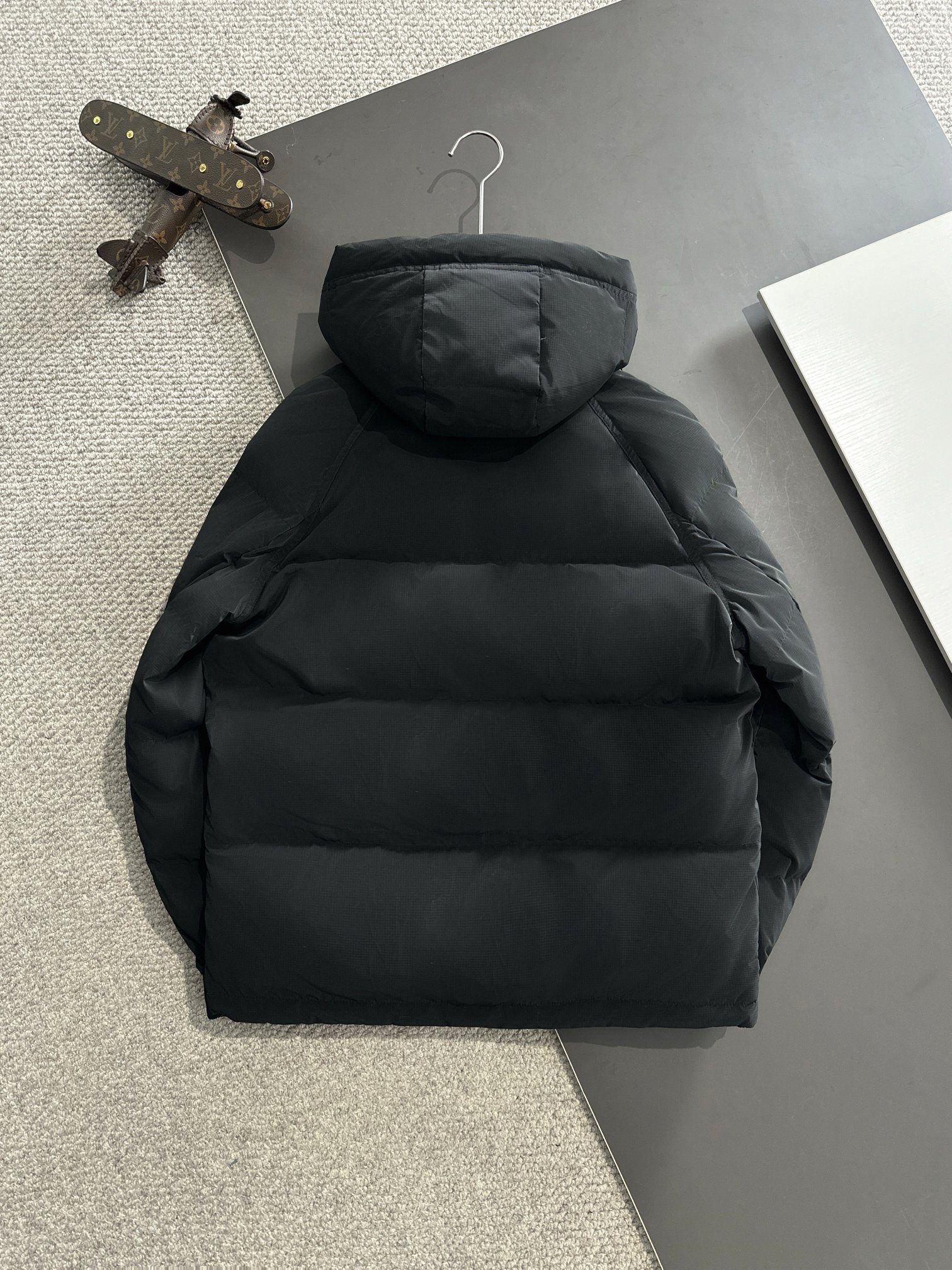 バレンシアガ「Balenciaga」‌2024秋冬最新ダウンジャケット