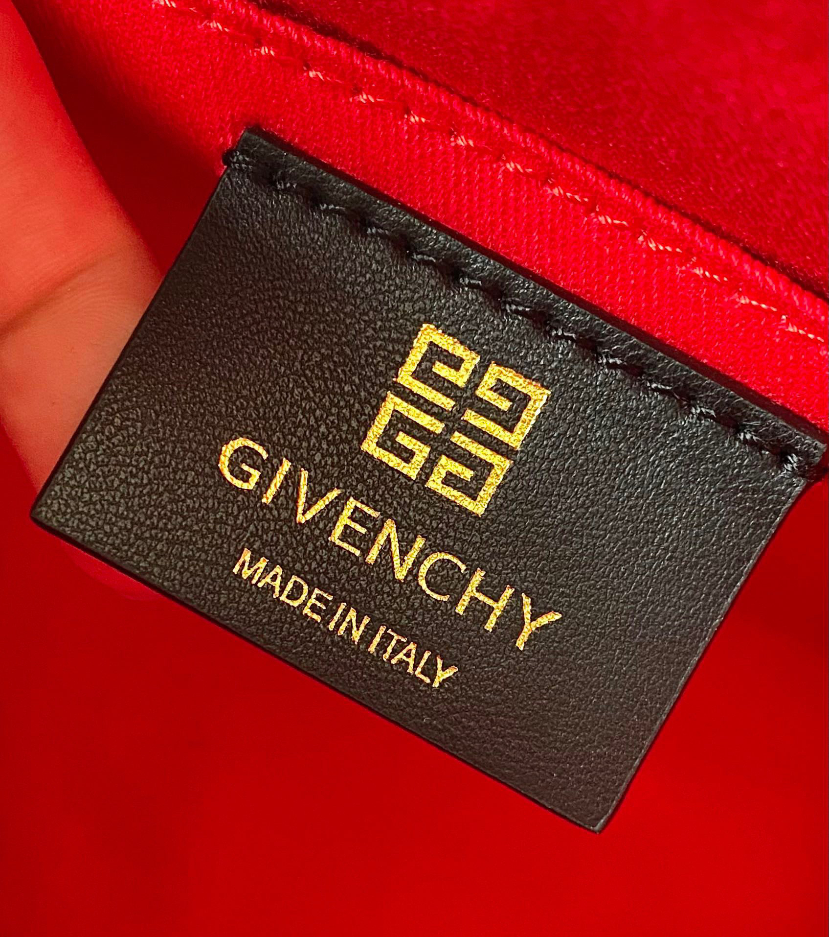 ジバンシィ「Givenchy」スモール アンティゴナ ボックスレザー バッグ