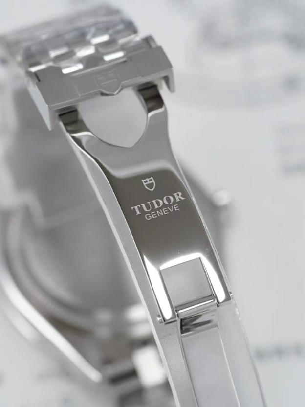 チューダー「Tudor」ブラックベイ 1958 シリーズメンズウォッチ39MM
