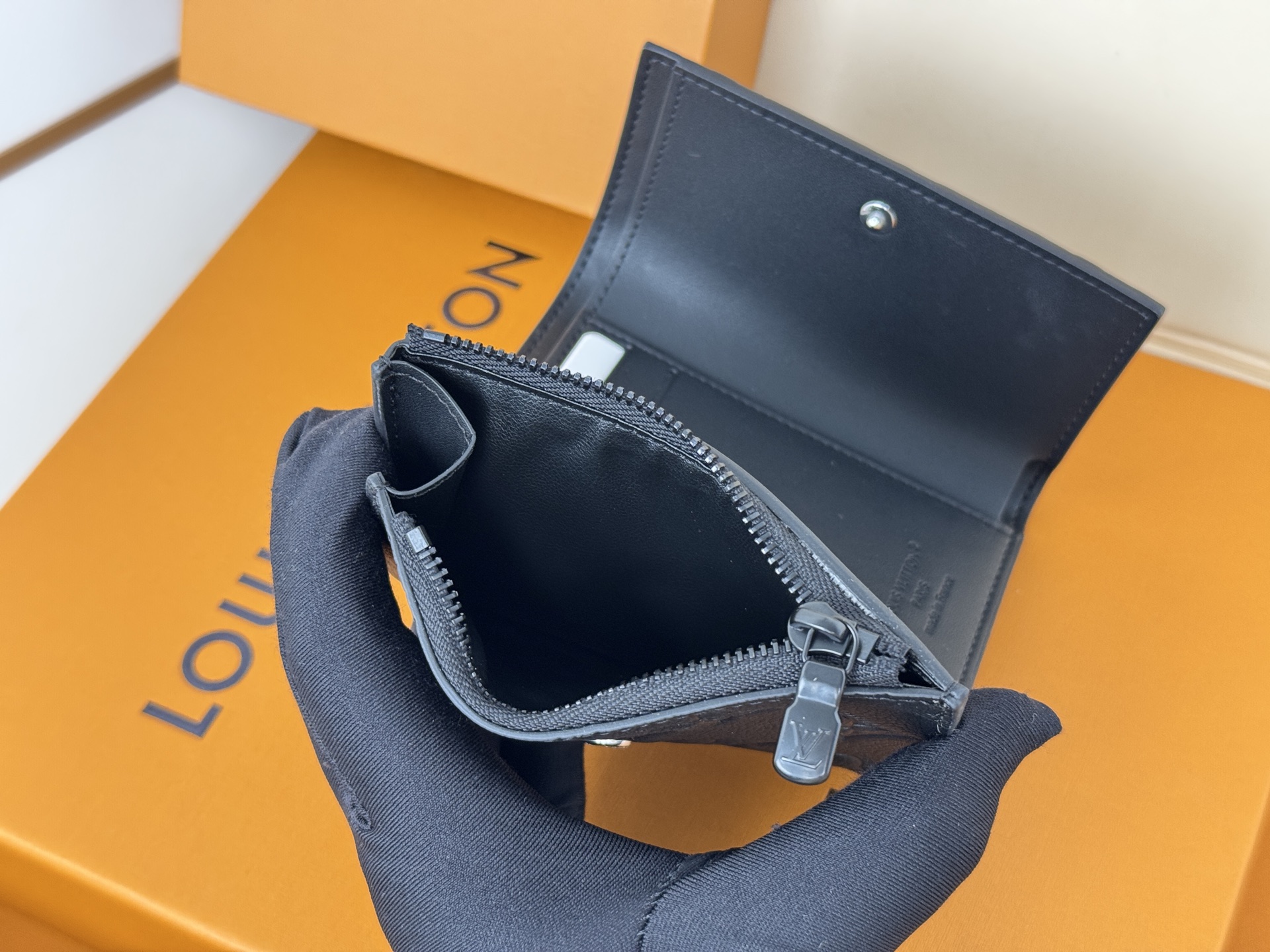 ルイ・ヴィトン「Louis Vuitton」ヴィクター･ウォレット