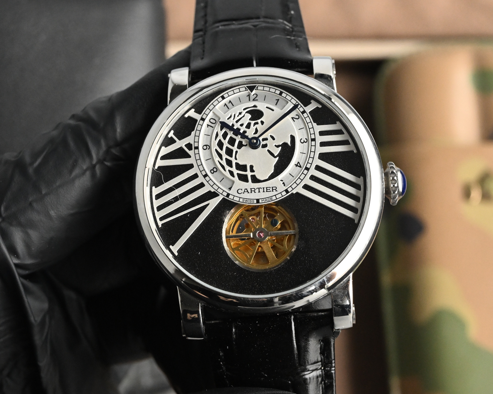 カルティエ「Cartier」CARTIERアースシリーズ腕時計47mm