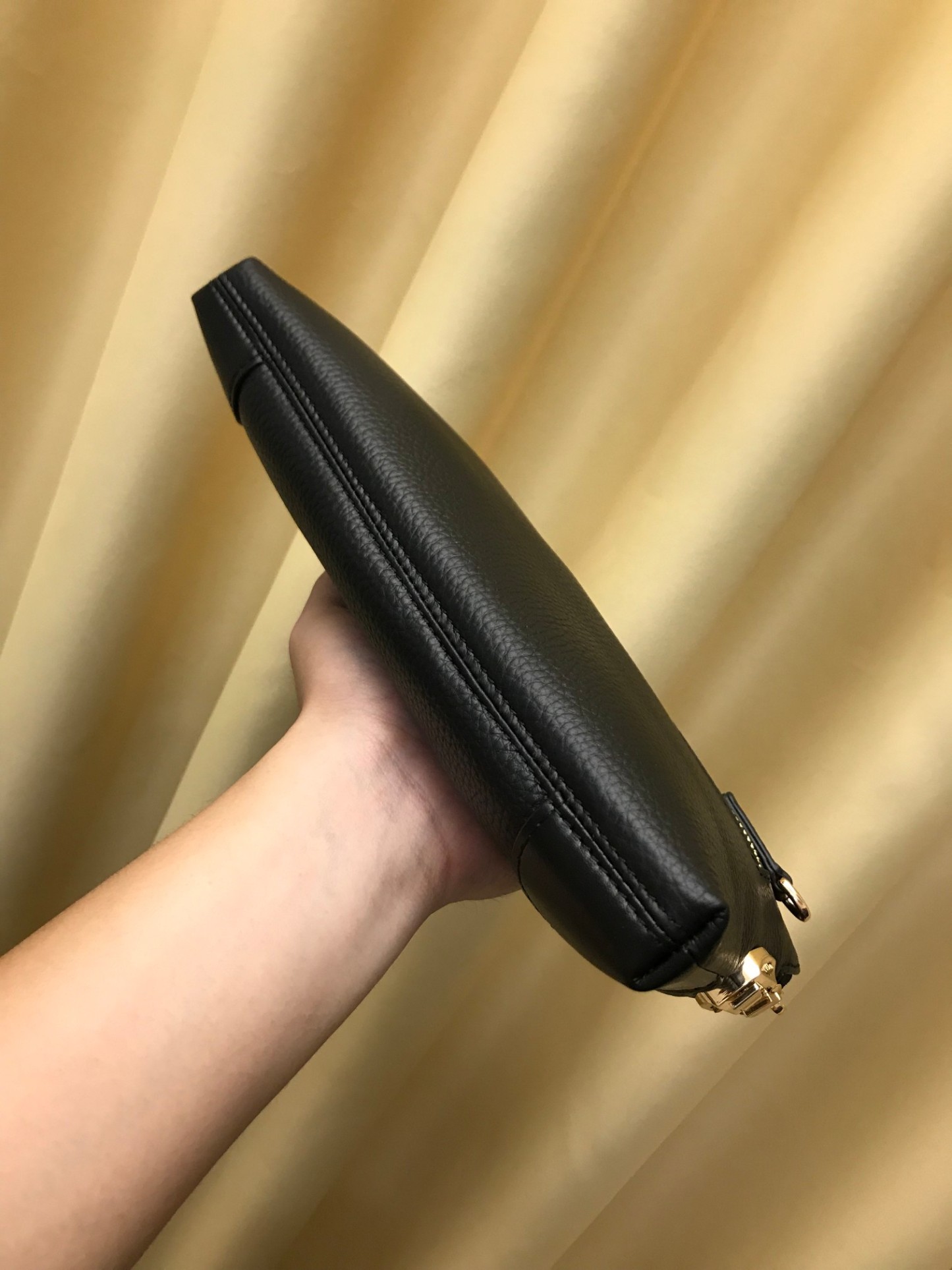 プラダ「Prada」