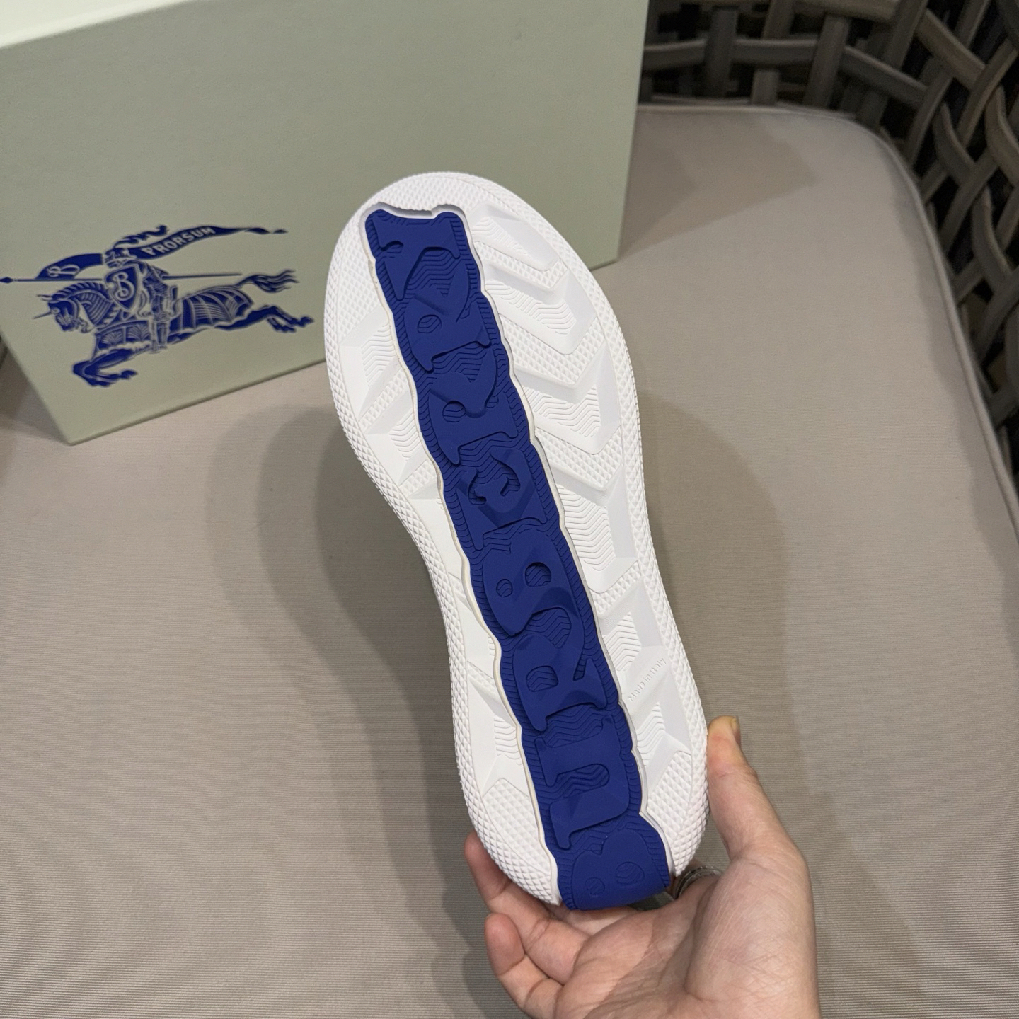 バーバリー「Burberry」TBクラシック ロー メンズ クラシック ローカット スニーカー