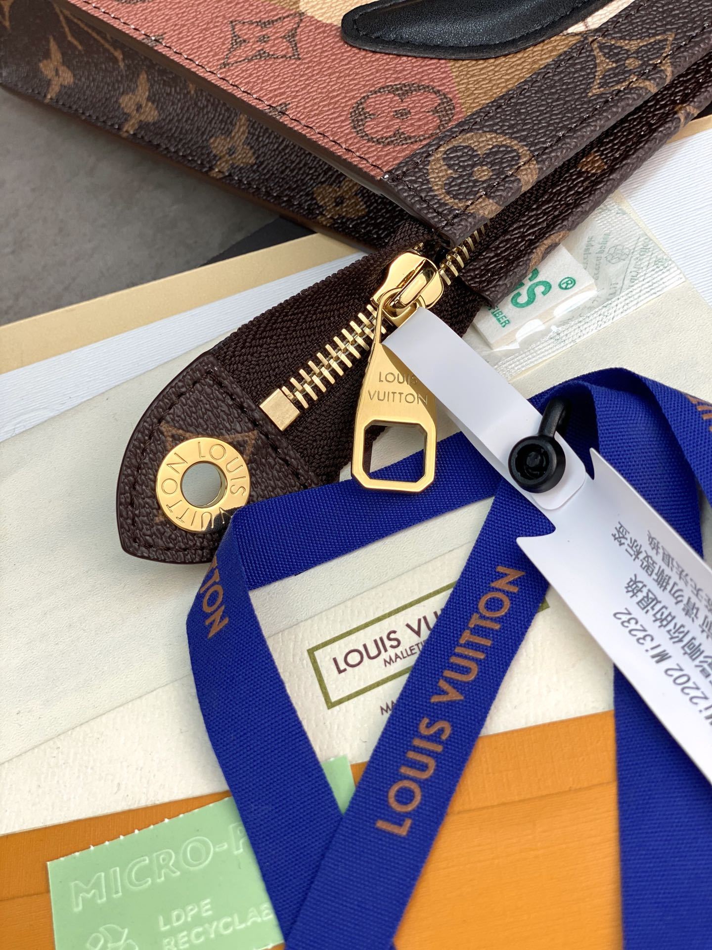 ルイ・ヴィトン「Louis Vuitton」ポシェット･ヴォワヤージュ MM