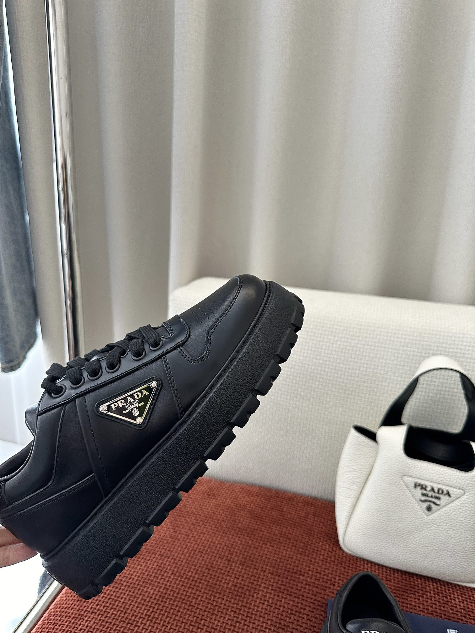 プラダ［Prada］America's Cup レザースニーカー